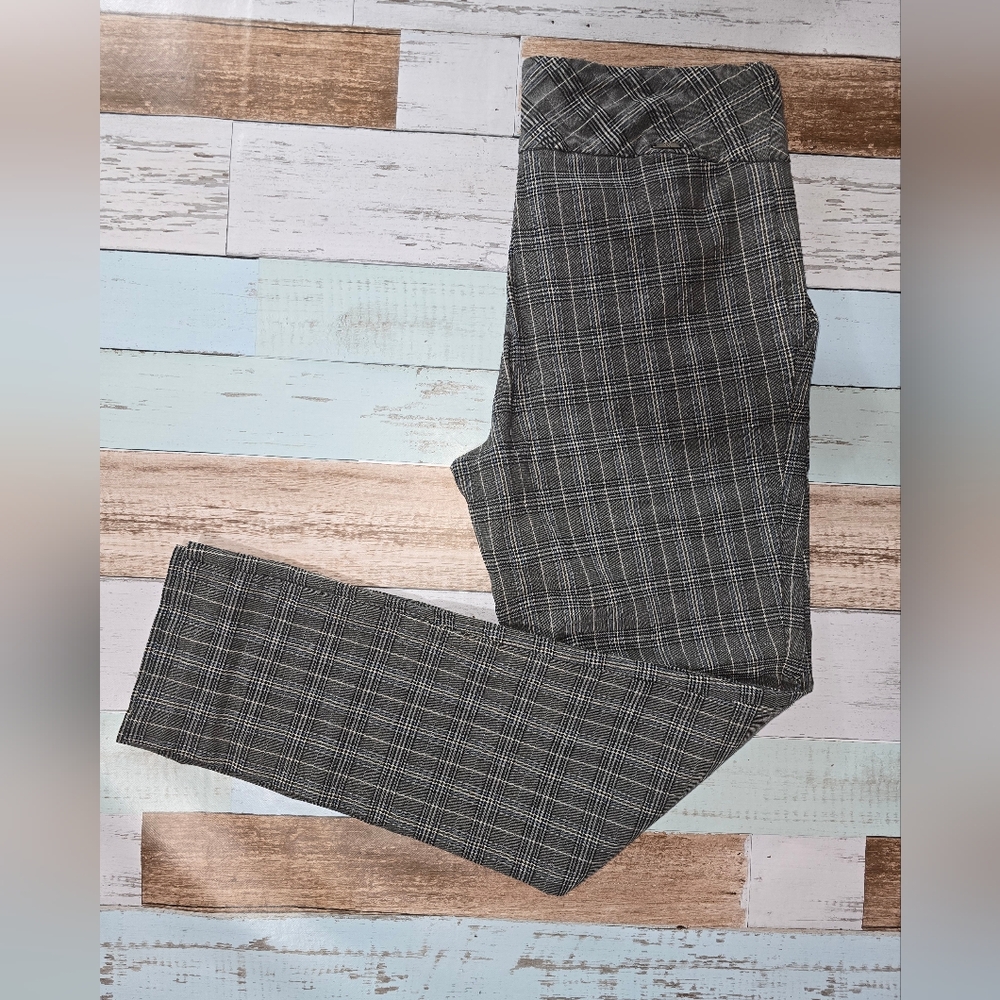 Stylish Plaid Gray Pants